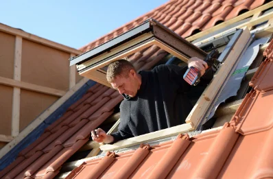 Pose de fenêtres de toit Velux à Vénérolles